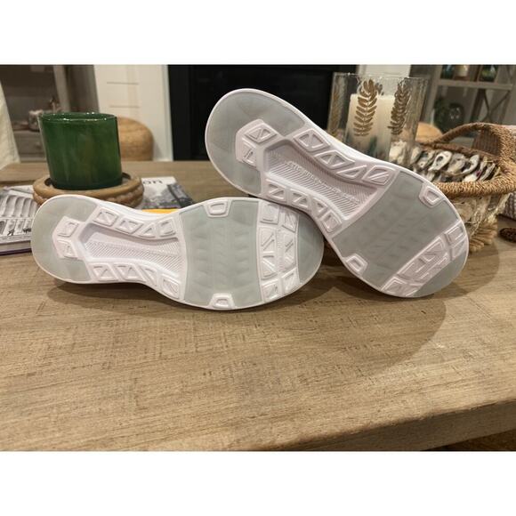 APL TechLoom Breeze Mango / Silver / White Size Womens 11 New in Box MSRP $220 - Picture 9 of 13